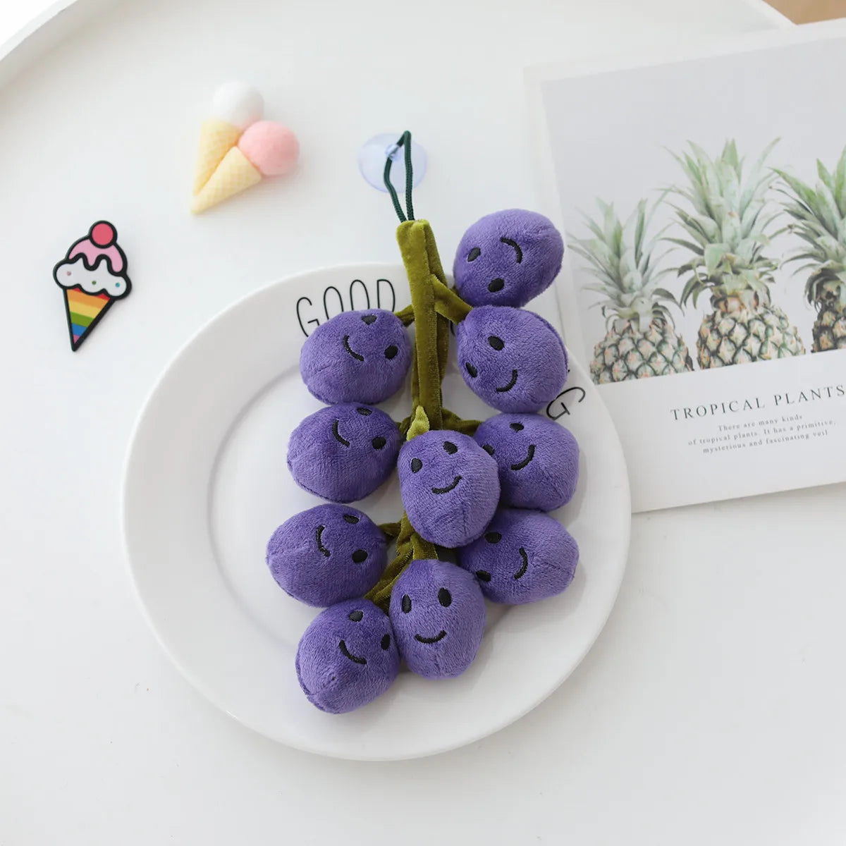 Racimo de Uvas de Peluche Sonriente, 8-10" | 20-26 centímetros