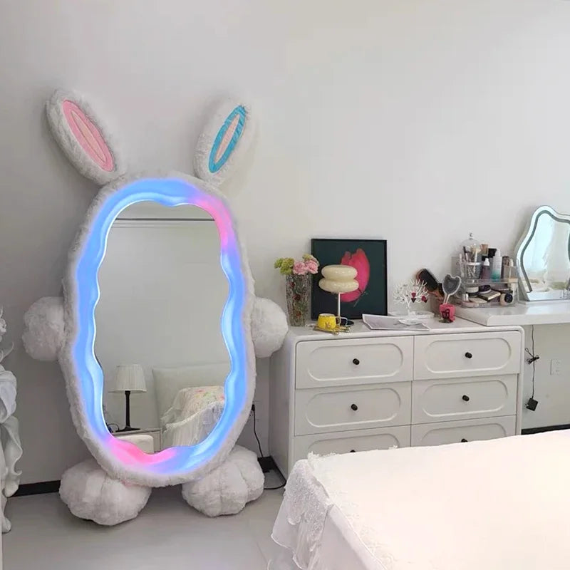 Espejo de Cuerpo de Conejo de Peluche con Luces LED | 39" x 75" (100 x 190 cm)