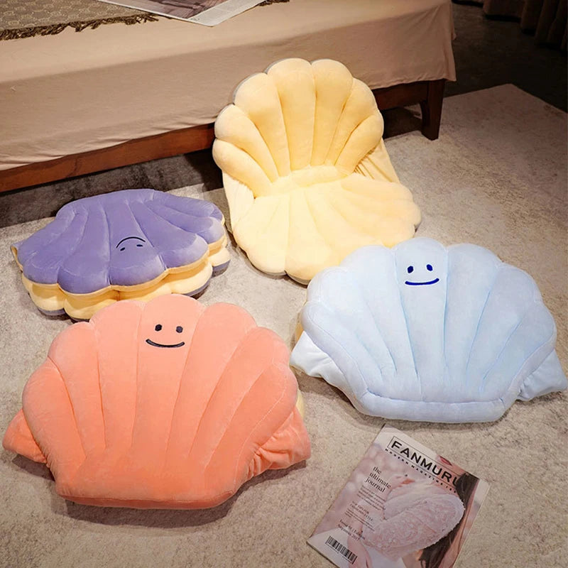 Serene Clam Plushie, 40x50 cm