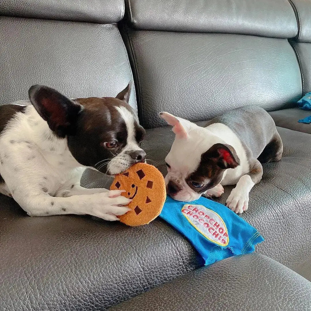 Plushie Chocolate Chip Cookie Crinkle Chew Toy, 7" | 17 cm plush toy – – – Image 2 | Plushie Produce