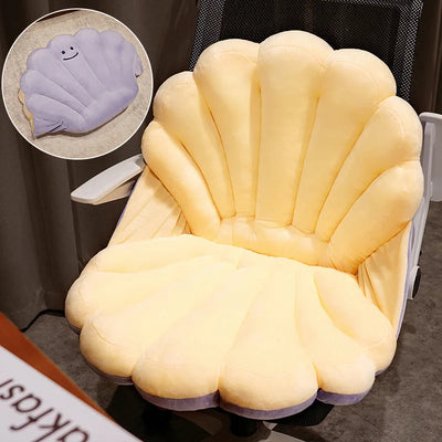 Jumbo Serene Clam Plushie, 16-60" | 40-150 centimetri