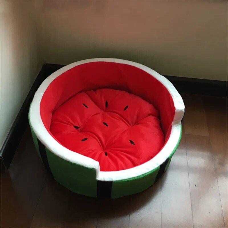 Cama para mascotas de felpa en forma de sandía, para mascotas de hasta 15 lbs/6.8 kg