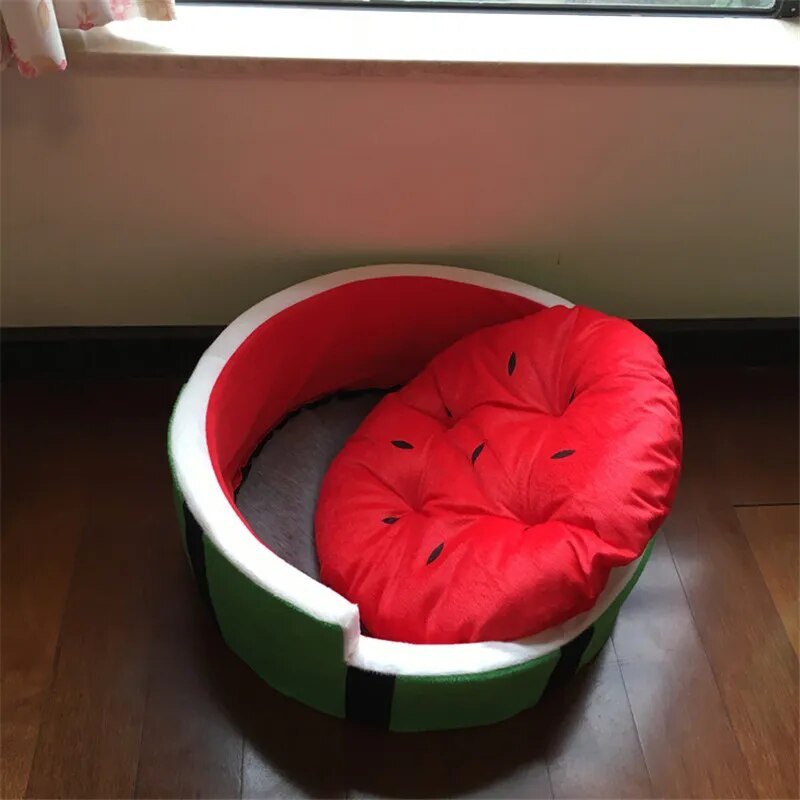 Cama para mascotas de sandía de peluche, 14-18" | 35-45 centímetros